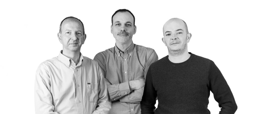 Team di sistemisti di Punto Informatico